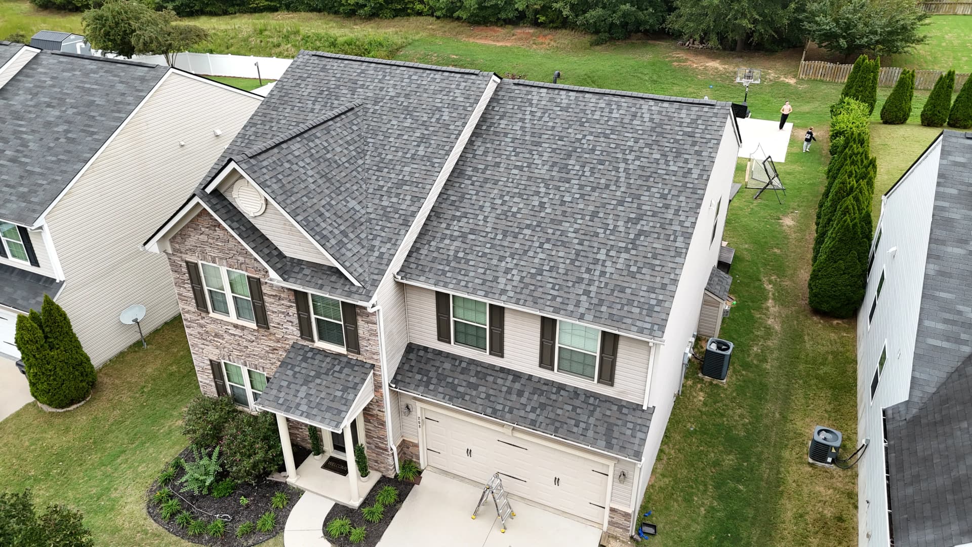 Gallery photos for New Roof Installation in Simpsonville Showcases OC Williamsburg Gray: Image #1