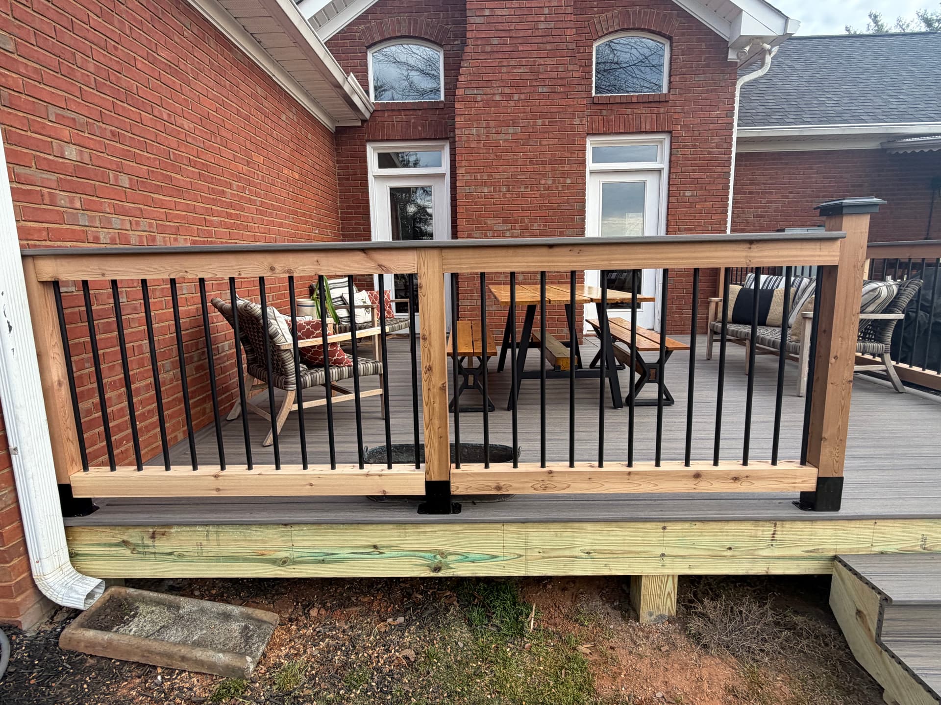 Custom Deck with Trex and Cedar Railing Brings New Life to a Backyard