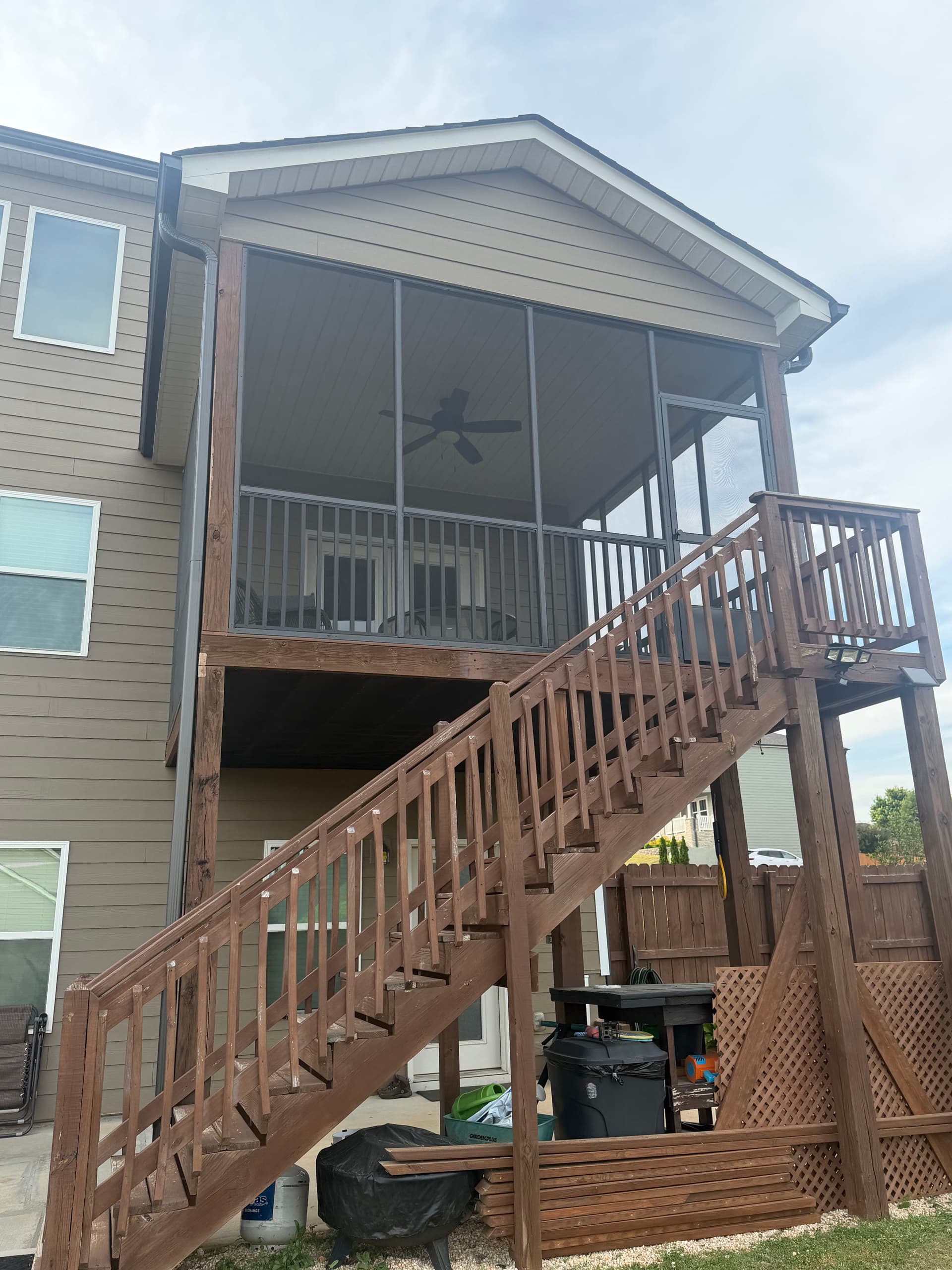 Gallery photos for Open Deck Gets a Full Screened-In Aluminum Porch Upgrade: Image #2
