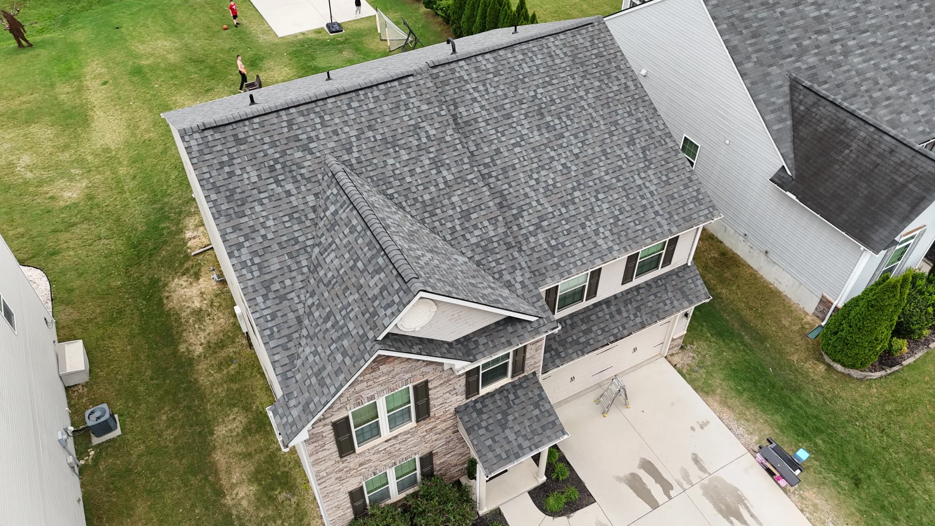 Gallery photos for New Roof Installation in Simpsonville Showcases OC Williamsburg Gray: Image #2