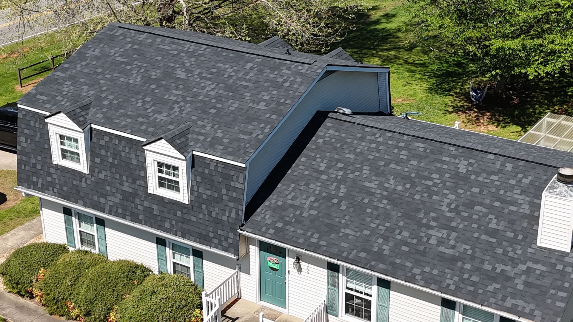 Owens Corning Onyx Black Roof Installation in Easley SC image