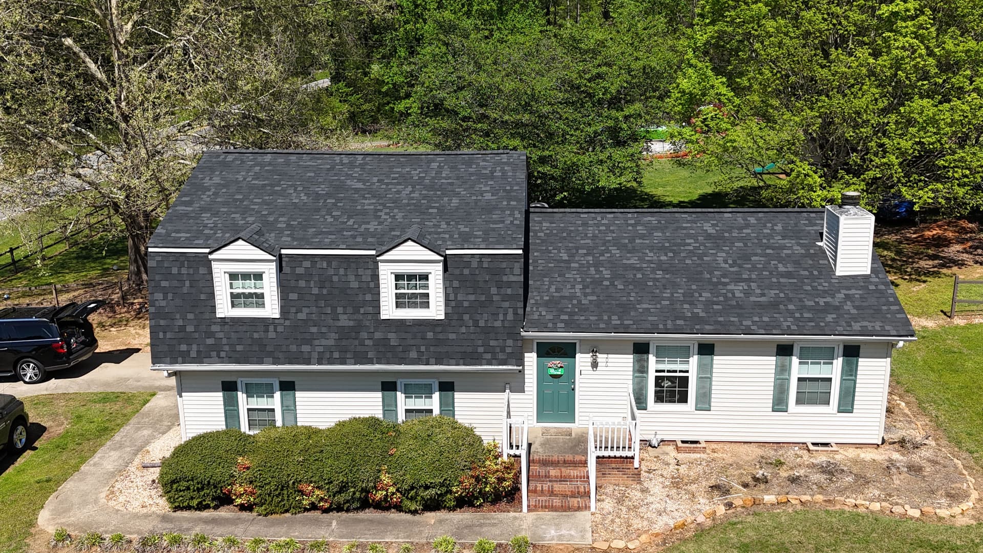 Gallery photos for Owens Corning Onyx Black Roof Installation in Easley SC: Image #2